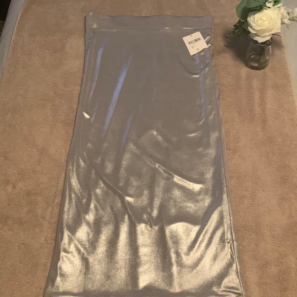 New silver pencil skirt